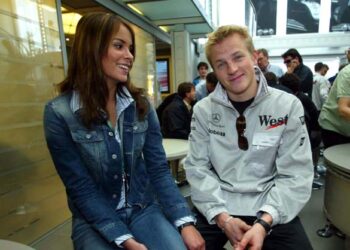 Fanit järkyttyivät, kun Kimi Räikkönen paljastaa tunteellisen tarinan ensimmäisestä epäonnistuneesta avioliitostaan ​​Jenni Dahlmanin kanssa