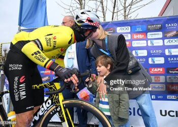 Gedreven door familie, gevormd door opoffering: Hoe de steun van zijn familie zijn meedogenloze streven naar grootsheid voedt