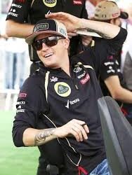 Kimi Räikkösen yksinkertainen huomautus vaimostaan on saanut internetin kuhisemaan – miksi hän sanoisi niin?