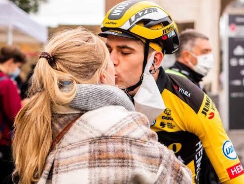 “Een verrassende nieuwjaarsboodschap van Wout van Aert — Fans reageren direct”
