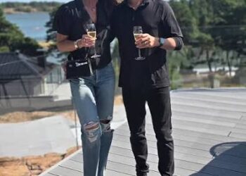 Onnittelut tulvivat: Kimi ja Minttu Räikkönen liikuttuivat fanien valtavasta rakkaudesta