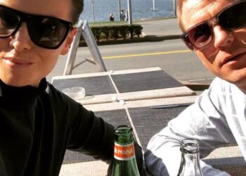 Kimi Räikkönen ja hänen vaimonsa ovat päättäneet, että on aika – mutta ei fanien odottamalla tavalla Vuosien poissaolon jälkeen parrasvaloista Kimi Räikkönen ja hänen vaimonsa ovat päättäneet uudesta suunnasta