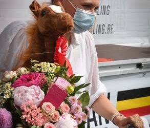 Bezorgdheid rond Wout van Aert na zwangerschapscomplicaties bij zijn vrouw — Hartverwarmend gebaar trekt aandacht