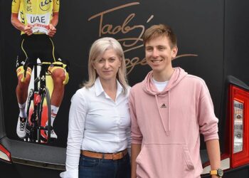 Tadej Pogačar, zmagovalec Dirke po Franciji, izbira zmagovalno znamko: Carthago podpira kolesarskega šampiona z modelom C-Compactline