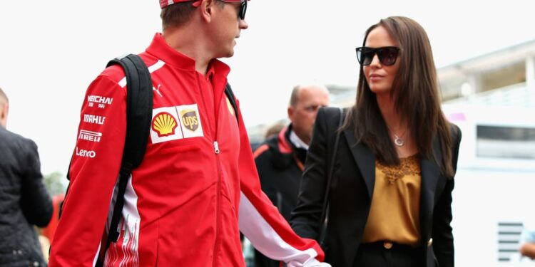 Kilpa-ajon tuolla puolen, rutiinien tuolla puolen: Kimi Räikkösen perhe-elämä saa arvaamattoman käänteen