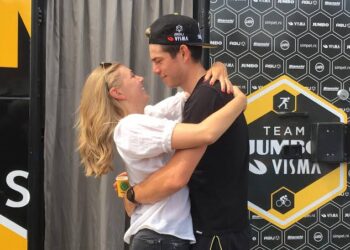 De wortels vóór de schijnwerpers: Wout van Aert & Sarah De Bie, het verhaal achter deze geliefden