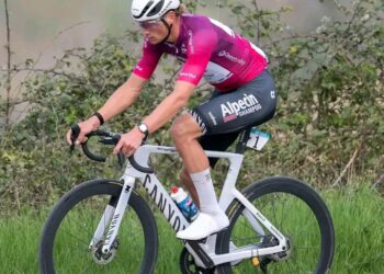 “Elke aanmoediging telt” — Mathieu van der Poel bedankt fans in een bericht dat overal harten verovert