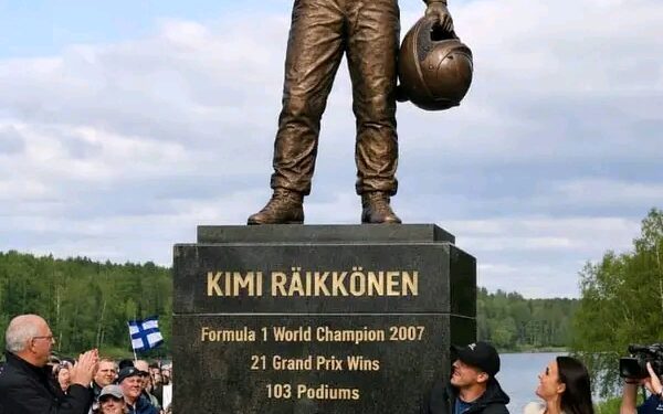 Kimi Räikkönen Breaks Silence on Statue Tribute… But His Cold Response Sparks Outrage”