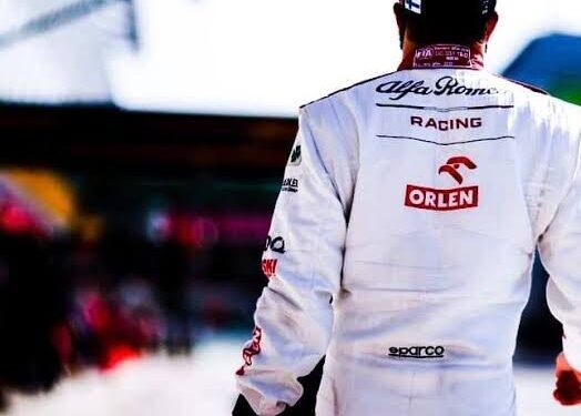 ”Viimeinen tanssi: Kimi Räikkönen bongattu jälleen radan lähellä… Ja fanit luulevat jotain suurta olevan tulossa”