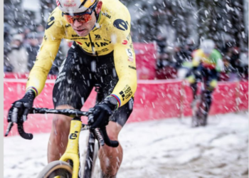 “Zoals vader, zo kampioen — Wout van Aert bereidt zijn zoon nu al voor om een legendarische wieler-erfenis voort te zetten!”