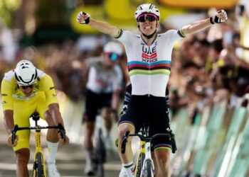 Pogačarjeva silovita zmaga odpira vprašanje, ki ga kolesarski navijači ne morejo več prezreti: kdo ga sploh lahko premaga?