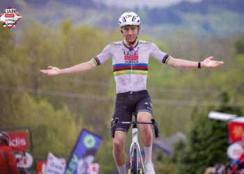 “Ali peloton igra pošteno? Pojavljajo se vprašanja, medtem ko Tadej Pogačar še naprej dominira”