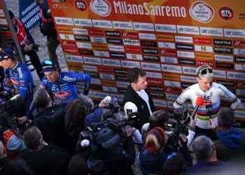 Tadej Pogačar bo dominiral na dirki Milan-San Remo 2026 – Ali lahko kdo ustavi kralja klasik?