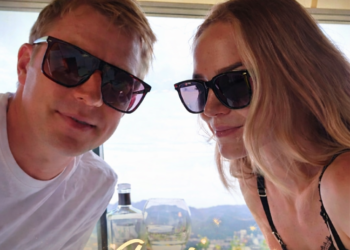 “IKUISESTI JÄÄMIES, IKUISESTI RAKKAUDESSA  — Kimi Räikkönen ja Minttu Räikkönen sulattavat sydämiä ympäri maailmaa ajattomalla rakkauden juhlistamisellaan!”