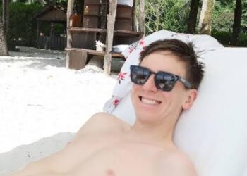 “Oboževalci opazili namig 🔍 — Počitnice Tadej Pogačar sprožile evforijo glede tega, kje je Urška Žigart”