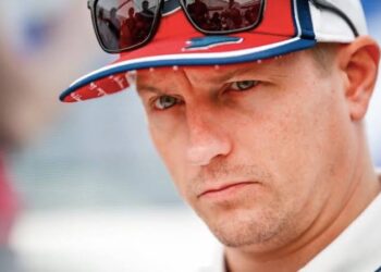 Shocking Revelation: Kimi Räikkönen Paljastaa Päätöksen, Joka Jättää Fanit Sanattomiksi Vaimon Haastattelun Jälkeen… Lue Lisää