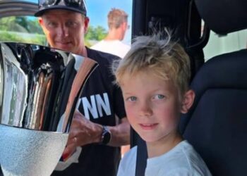 JUURI NYT: “JÄÄMIEHEN TODellinen MOTIVAATIO — Kuinka Kimi Räikkönen’in poika Robin Räikkönen nousi hiljaiseksi voimaksi hänen kilpa-ajointonsa taustalla”
