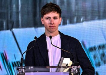 »NI VEČ PODCENJEN? – Tadej Pogačar sproža razpravo, saj kritiki trdijo, da glavni mediji spregledajo njegovo prevlado – Bi bilo drugače, če bi bil Francoz, Belgijec, Španec ali Britanec?«