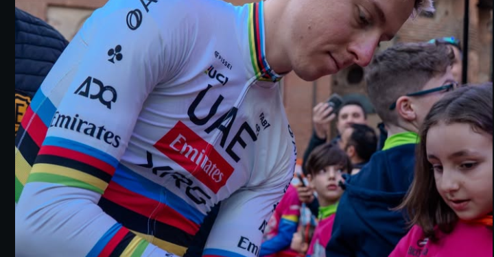 “EMOTIONEEL MOMENT — Tadej Pogačar Doorbreekt de Stilte met een Hartverwarmende Boodschap aan Fans… Zijn Woorden Zullen Je Sprakeloos Achterlaten!”