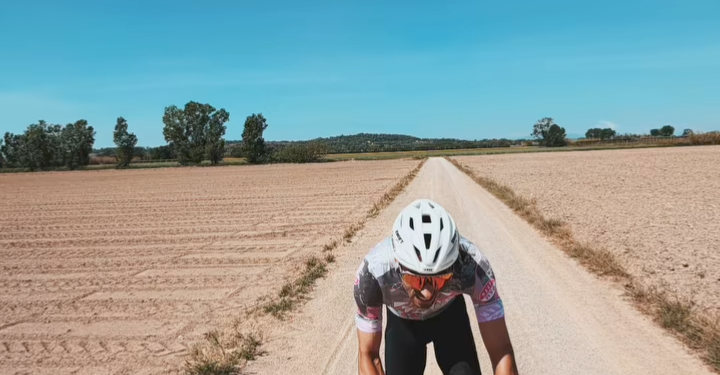 “‘TERUG, SCHERP EN KLAAR…’ — Mathieu van der Poel naar verluidt weer in topvorm na afwezigheid in de Amstel Gold Race, alle ogen gericht op een mogelijke comeback op 2 mei in de Traka…”