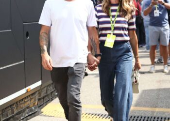 USKOLLISUUS PALJASTUU — Kimi Räikkösen ja Minttu Räikkösen hiljainen totuus harvoista perheenjäsenistä, jotka aina seisoivat vahvoina heidän rinnallaan