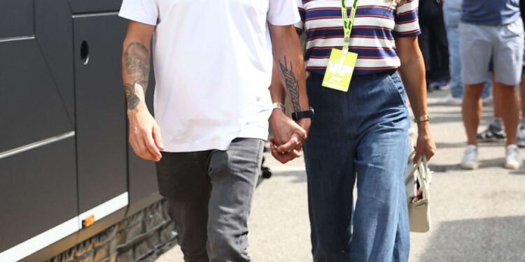 USKOLLISUUS PALJASTUU — Kimi Räikkösen ja Minttu Räikkösen hiljainen totuus harvoista perheenjäsenistä, jotka aina seisoivat vahvoina heidän rinnallaan