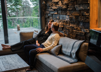 “HILJAINEN MUTTA VOIMAKAS — Kimi Räikkönen ja Minttu herättävät huomiota odottamattomalla henkilökohtaisella käänteellä!”