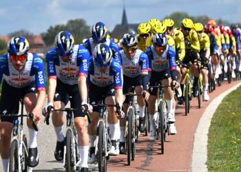 LIVE DRAMA IN THE HILLS! — Amstel Gold Race 2026 Explodes Into Chaos as Pogačar and Rivals Launch Brutal Attacks… Fans Left Waiting for a Shocking Finale!