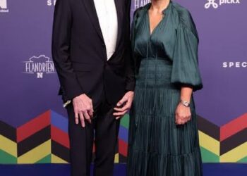 “‘We hebben je zien groeien…’ — Adri van der Poel en Corinne van der Poel delen een hartverwarmende boodschap die fans van Mathieu van der Poel emotioneel raakt”