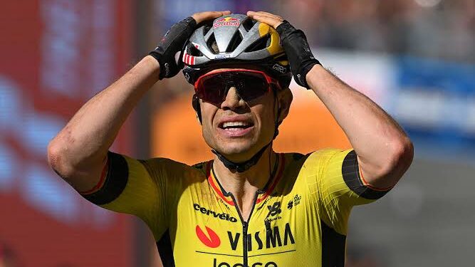 “AGONY AT THE LINE — Wout van Aert Levert een Meesterklasse in Kracht en Precisie, Maar Wordt in een Wrede Finale Net Voor de Streep van de Zege Beroofd in Aanloop naar Vlaanderen”