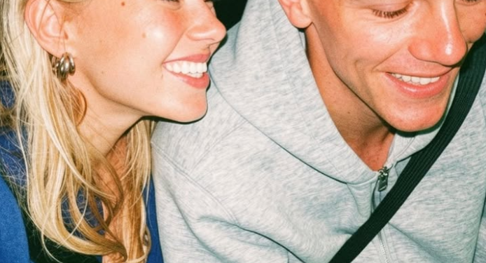 ‘ZE STOND NAAST HEM VOORDAT DE WERELD ZIJN NAAM KEND…’ — Het stille liefdesverhaal achter Thibau Nys en zijn vriendin Anna Eikendal, dat volgens fans hem door alle hoogte- en dieptepunten heen helpt.”