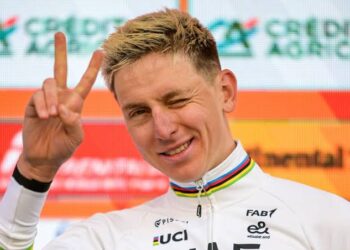 »‘ZAKAJ BI OPUSTILI DIRKO, KI JO SPREMLJAJO MILIJONI?’ – Tadej Pogačar se je s svojo odločitvijo, da izpusti Giro d’Italia, prepričal, da bo njegov načrt za Tour de France morda večji, kot so pričakovali.«