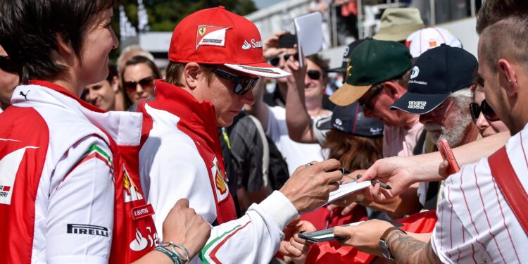 JÄÄMIES, JOLLA ON SYDÄN’ – Kimi Räikkönen yllättää fanin hetkellä, jota kukaan ei osannut odottaa”