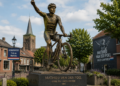 “‘EEN STANDBEELD VOOR EEN LEVENDE LEGENDE?’ — De geboorteplaats van Mathieu van der Poel overweegt naar verluidt een blijvend eerbetoon aan haar grootste wielerheld”