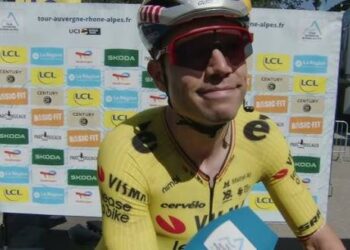 HET WAARSCHUWINGSSIGNAAL DAT NIEMAND ZAG AANKOMEN…’ — Wout van Aert geeft toe dat hij niet is waar hij verwachtte te zijn”