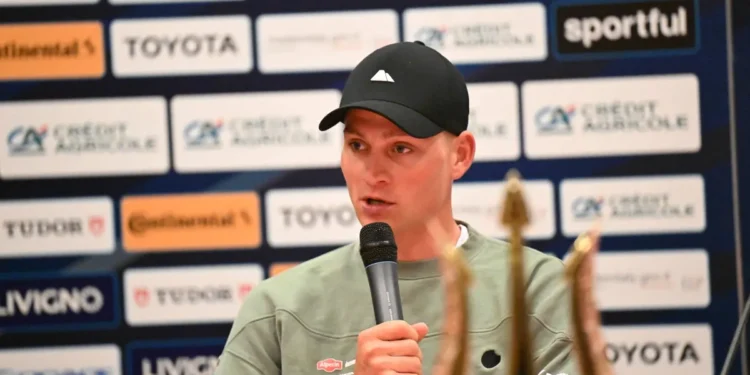 “‘DE CIJFERS LIEGEN NIET…’ — Waarom critici zich afvragen of Mathieu van der Poel zijn oude niveau kan bereiken”