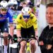 “‘NOG STEEDS DEZELFDE MATHIEU…’ — Mathieu van der Poels antwoord van twee woorden aan Wout van Aert verrukt wielerfans wereldwijd.”
