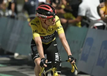 “‘IT’S A SHAME’ — Jonas Vingegaard Admits Losing the Yellow Jersey Hurts, but Says He Always Expected a Tough Opening Week at the Tour de France”