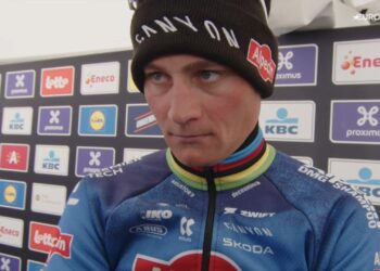 “ÉÉN TITEL ONTBREEKT NOG!”  — Mathieu van der Poel onthult zijn grote doel bij de start van het WK mountainbiken