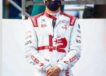 ”YKSI PISTE BAKUSTA!” — Kimi Räikkönen paljastaa, kuinka hän melkein menetti tilaisuutensa pisteiden tekoon kaoottisen loppulähdön jälkeen