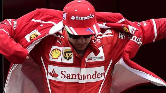 KUKA TEKISI SUURIMPAN OMAISUUDEN?” — Formula 1:n historian viisi rikkainta kuljettajaa paljastettu, ja heidän hämmästyttäviä nettovarojaan on nähtävissä, kuinka tuottoisaa F1-maine voi olla
