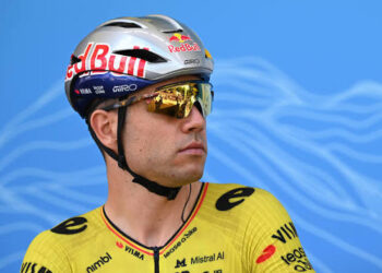 ‘HIJ IS TERUG MET EEN KNAL!’ — Wout van Aerts indrukwekkende comeback na de tegenslag in de Tour de France vormt het startschot voor een nieuwe, grote uitdaging in de Vuelta a España