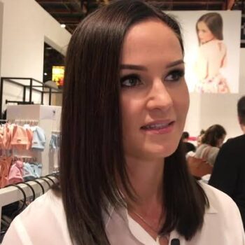 MINTTU RÄIKKÖNEN RIKKO ILLUUSIOT: ”EN SOKEROI ELÄMÄÄMME” — 155 000 FANIA ON HÄMMÖTTYNEITÄ HÄNEN REHELLISYYdestään