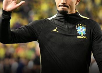 BRAZIL HIT BY A MAJOR SCARE! — RAPHINHA FORCED OFF WITH MUSCLE DISCOMFORT AS CBF CONFIRMS INJURY CONCERNS… WILL BARCELONA’S STAR MISS THE NEXT BIG MATCH?