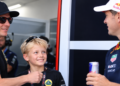 Kimi Räikkönen ja Sebastian Vettel jälleen yhdessä ”Ainoa mies, joka saa ’Icemanin’ sulamaan!” – Sebastian Vettel kohtaa Kimi Räikkösen ja saa tämän kuuluisan hymyn esiin!