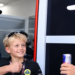 Kimi Räikkönen ja Sebastian Vettel jälleen yhdessä ”Ainoa mies, joka saa ’Icemanin’ sulamaan!” – Sebastian Vettel kohtaa Kimi Räikkösen ja saa tämän kuuluisan hymyn esiin!