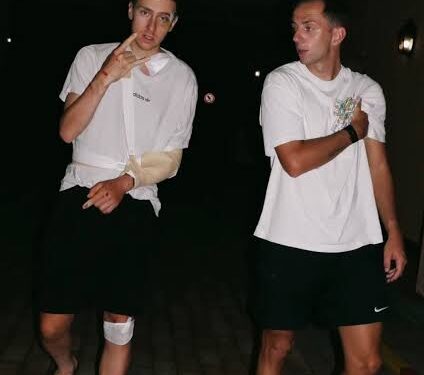 »POGAČAR JE DOMA!« — Tadej Pogačar odpuščen iz bolnišnice v Barceloni in se po grozljivi nesreči na Vuelti vrača v Monako, da bi nadaljeval okrevanje