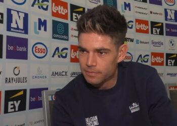 “IS WOUT VAN AERT KLAAR OM TE STOPPEN?!” — TELEURSTELLENDE REEKS VAN DE BELGISCHE WIELRENNER VOEDT SPECULATIES OVER ZIJN PENSIOENEN AAN, NU ZIJN GEZINSLEVEN VOOROP STAAT… ZOUDEN FANS HET BEGIN VAN ZIJN LAATSTE HOOFDSTUK KUNNEN ZIEN?