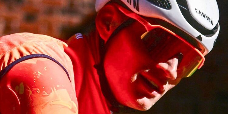 UPDATE UIT MONTRÉAL! — MATHIEU VAN DER POEL STAAT VOOR EEN ENORME WK-PROEF TERWIJL DE STRIJD OM DE REGENBOOGTRUI EEN HOOGTEPUNT BEREIKT!