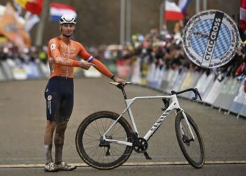 “VAN DER POEL EN CANYON — EEN DECENNIUM VAN DOMINANTIE!” — Mathieu van der Poel verbindt zijn toekomst aan Canyon met een ongekende langetermijnovereenkomst die doorloopt tot 2034!